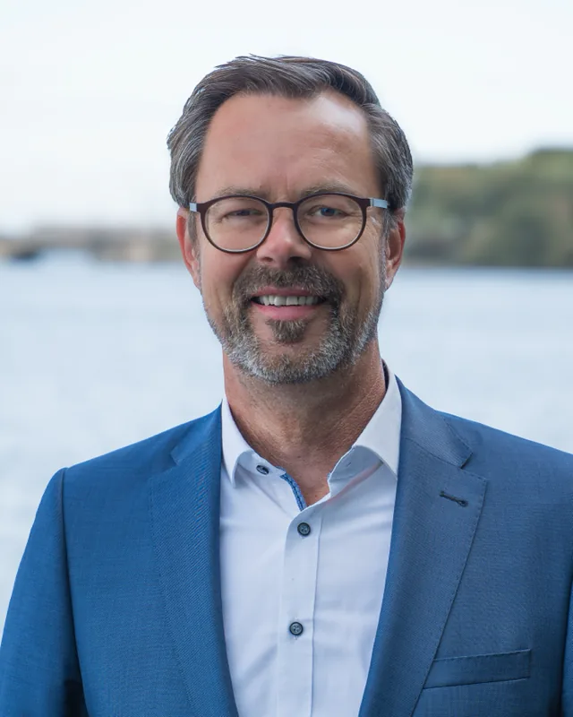 Dr. Dirk Uhlmannsiek